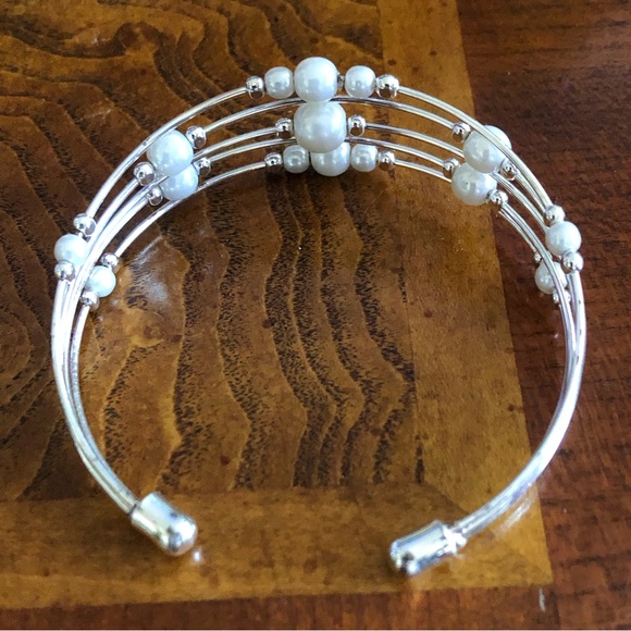 Silver plated multi strand wired faux Pearl cuff bracelet - Picture 6 of 6